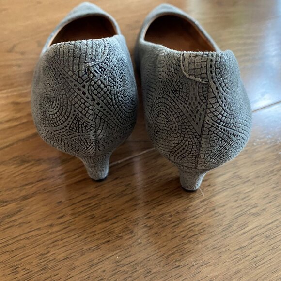 Escarpin petit talon en suède texturé bleu-gris - Picture 2 of 5